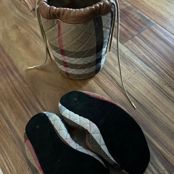 Authentic Burberry ballet shoes with carrier small. Size about 6 - Picture 8 of 8